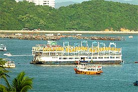 SeafoodRestaurant.JPG (23953 bytes)