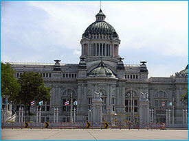 ParliamentOld.jpg (20180 bytes)