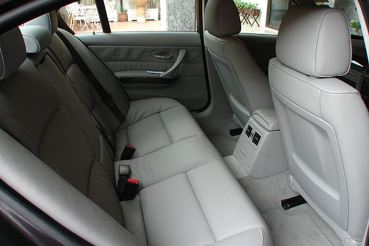 BMW3RA_750.jpg (68420 bytes)