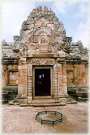 PhanomRung9B.jpg (21403 bytes)