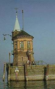 Travel22.jpg (14395 bytes)