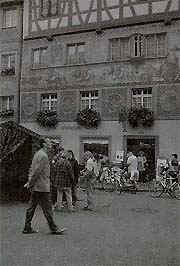 Travel31.jpg (17711 bytes)