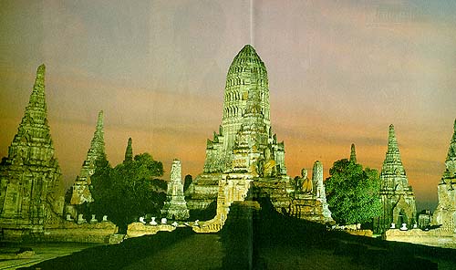 Watchaiwatanaram1.jpg (38081 bytes)