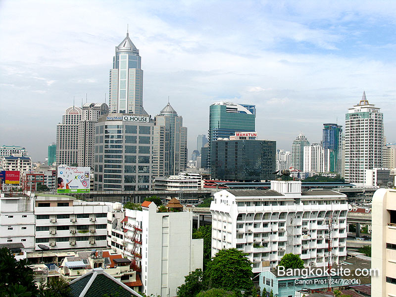 Bkk24747L_800.jpg (152758 bytes)