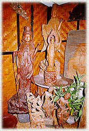 WoodCarving03A.JPG (28033 bytes)