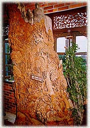 WoodCarving08A.JPG (28494 bytes)