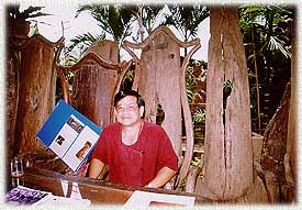 WoodCarving10A.JPG (27604 bytes)