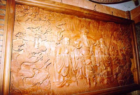 WoodCarving21A.JPG (42821 bytes)