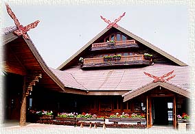 RoyalVilla1.jpg (21620 bytes)