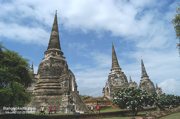 D100Atutthaya1LA.jpg (86008 bytes)