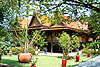 D100ThaiHouse1S.jpg (6194 bytes)