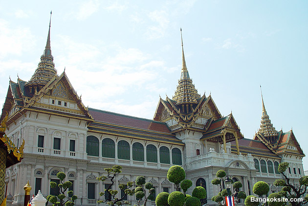 GrandPalace201LA.JPG (107003 bytes)