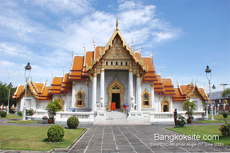 WatBenja17649B_750.jpg (138030 bytes)