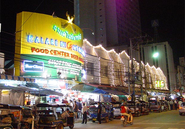 NightBazaar7.JPG (94464 bytes)