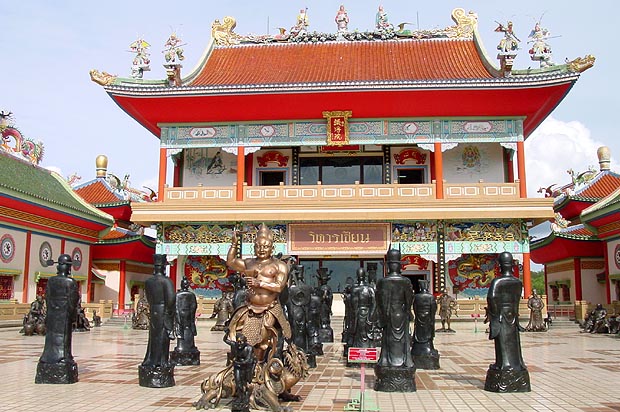 ViharnSien758L.JPG (95068 bytes)