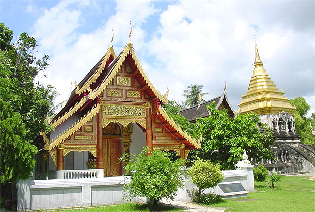 WatChiangMun4B.JPG (93697 bytes)