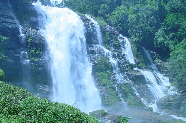 Waterfalls927A.JPG (112074 bytes)