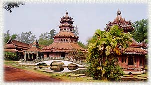 AncientCity2.jpg (23461 bytes)