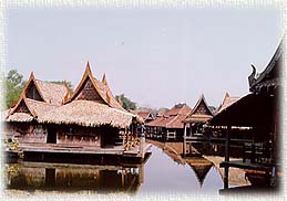 AncientCity3.jpg (16266 bytes)
