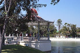 BPIView9.jpg (19602 bytes)