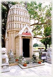 BangPaIn14A.jpg (26058 bytes)