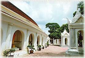 NakhonPathom9A.jpg (21448 bytes)