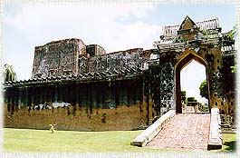 Lopburi11A.JPG (20530 bytes)