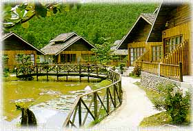 Resort1L.jpg (23081 bytes)