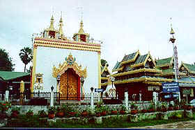 WatChongkum3.jpg (22173 bytes)