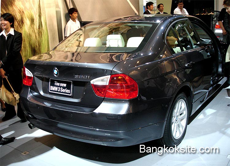 BMW3D1_750.jpg (108900 bytes)