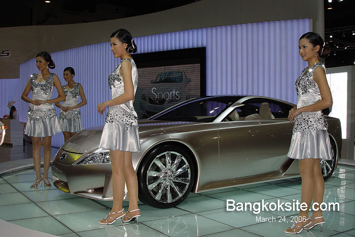 LexusSportL.jpg (81791 bytes)