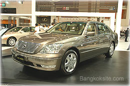 MotorExpo3.jpg (18530 bytes)