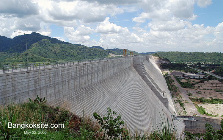 ThadanDam2_750.jpg (118151 bytes)