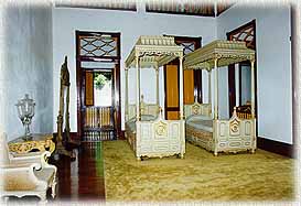 MuseumBdg16C.jpg (17385 bytes)