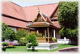 MuseumBdg19.jpg (23590 bytes)