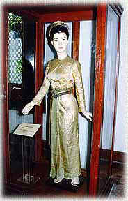 Textile2A.jpg (17424 bytes)