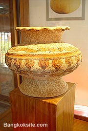 KohKret104.JPG (19715 bytes)