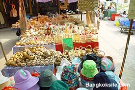 KohKret116.JPG (28382 bytes)