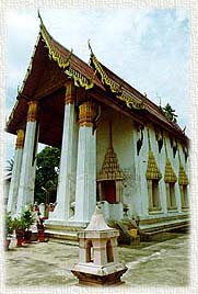 WatPailom2B.JPG (20002 bytes)