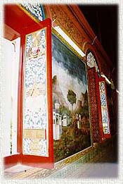 WatPoramai23B.JPG (19788 bytes)