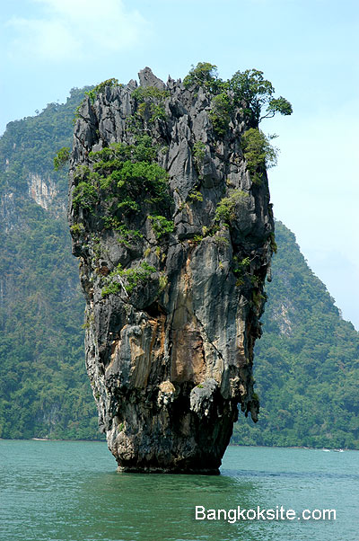 PNG8537L_400.jpg (89302 bytes)