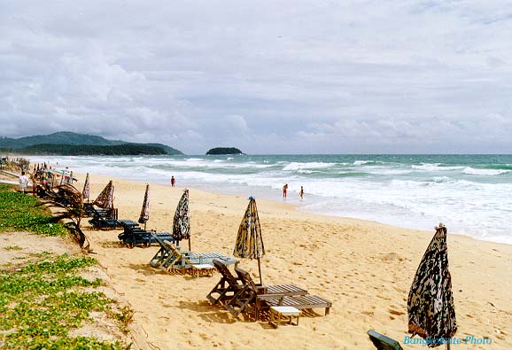 KaronBeach1A.jpg (51671 bytes)