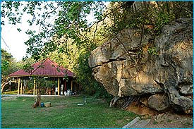 AoManao102.jpg (22545 bytes)