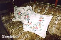 Pillows1.jpg (16565 bytes)