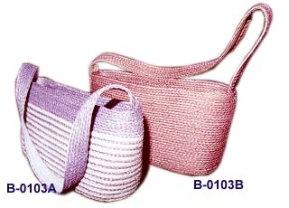 LadyBag0103B.JPG (20053 bytes)