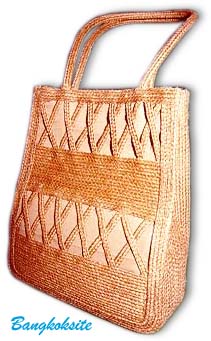 LadyBag0107B.JPG (25200 bytes)