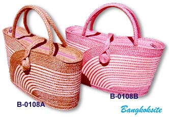 LadyBag0108A.JPG (27342 bytes)