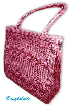 LadyBag0117B.JPG (29697 bytes)