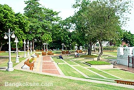 Sumeru101.JPG (34024 bytes)