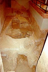 Kiln4.jpg (14907 bytes)